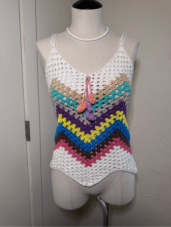 None Tops - White Crochet V-Neck Tank Top with Multicolor Chevron Stripes